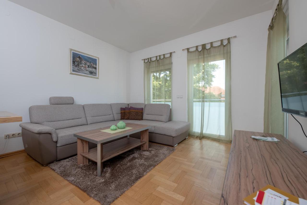 Apartmani Spoljar Zupanja Exteriér fotografie