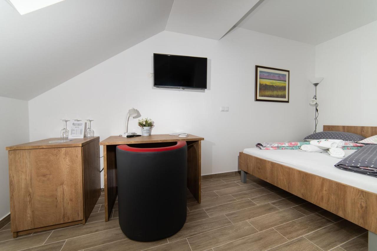 Apartmani Spoljar Zupanja Exteriér fotografie