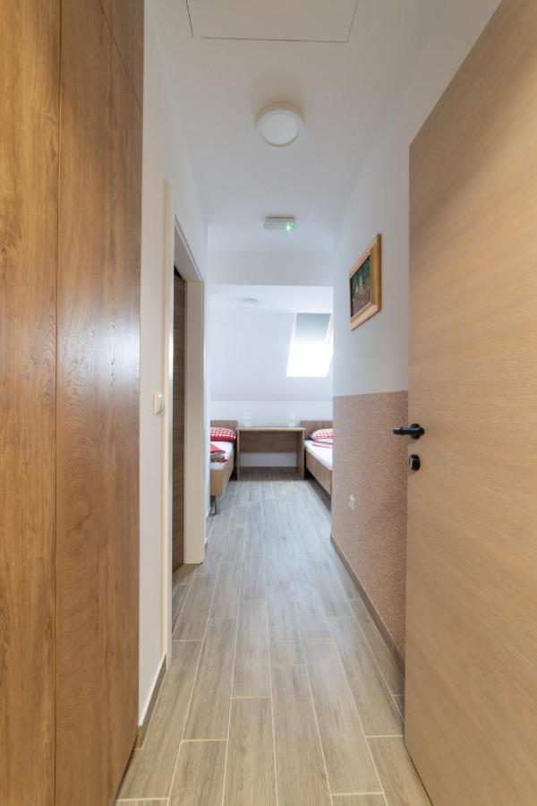 Apartmani Spoljar Zupanja Exteriér fotografie