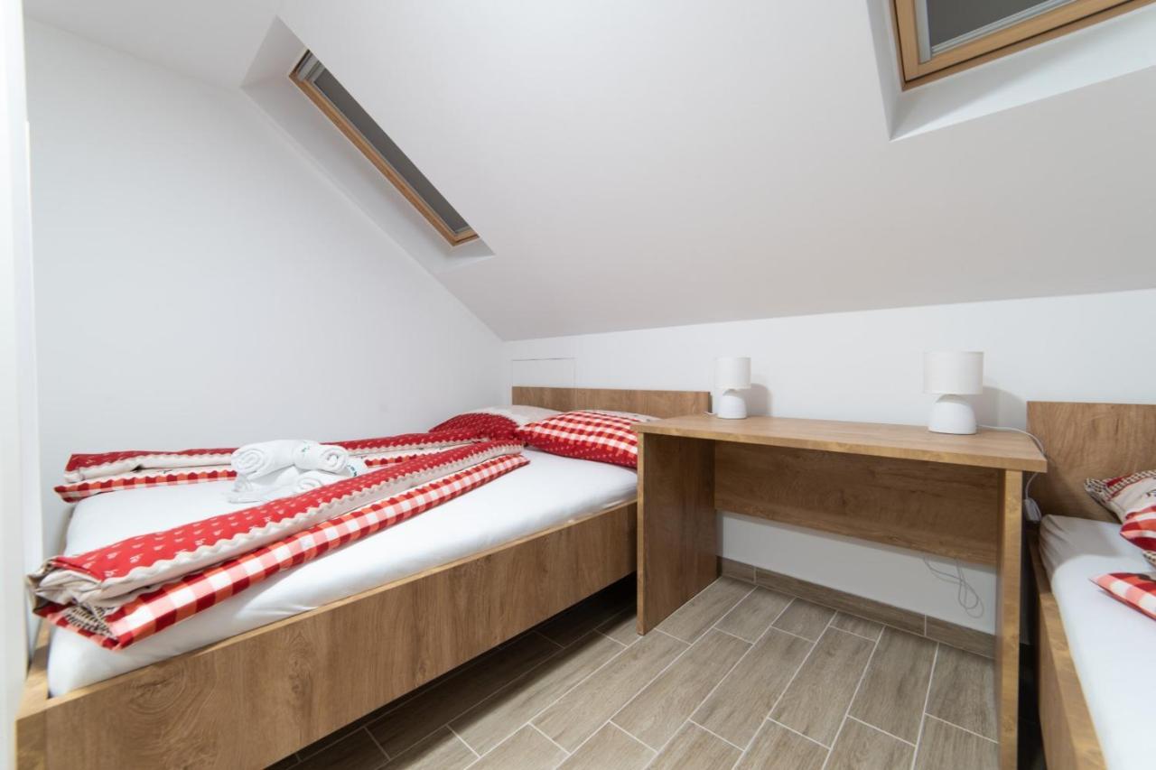 Apartmani Spoljar Zupanja Exteriér fotografie
