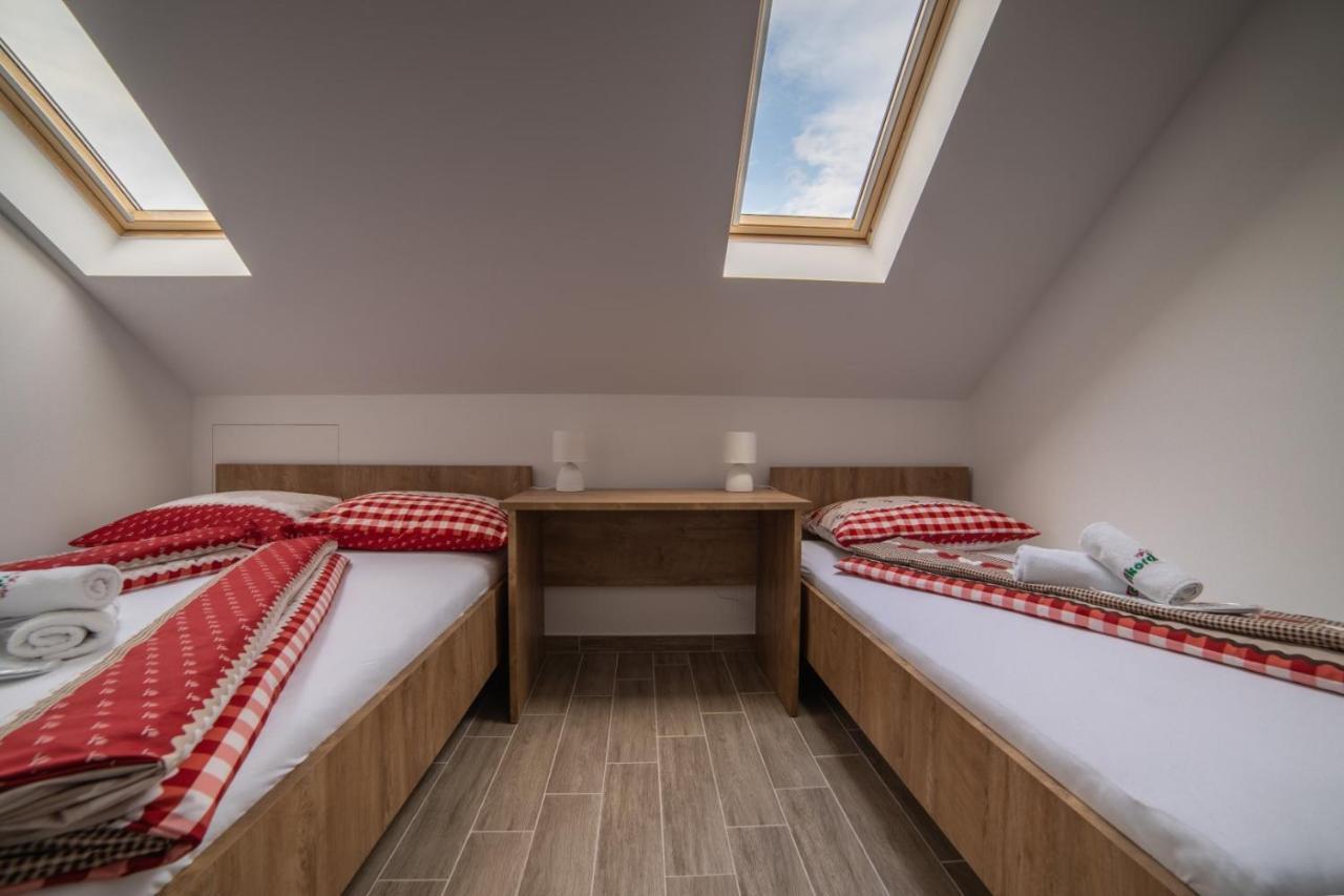 Apartmani Spoljar Zupanja Exteriér fotografie